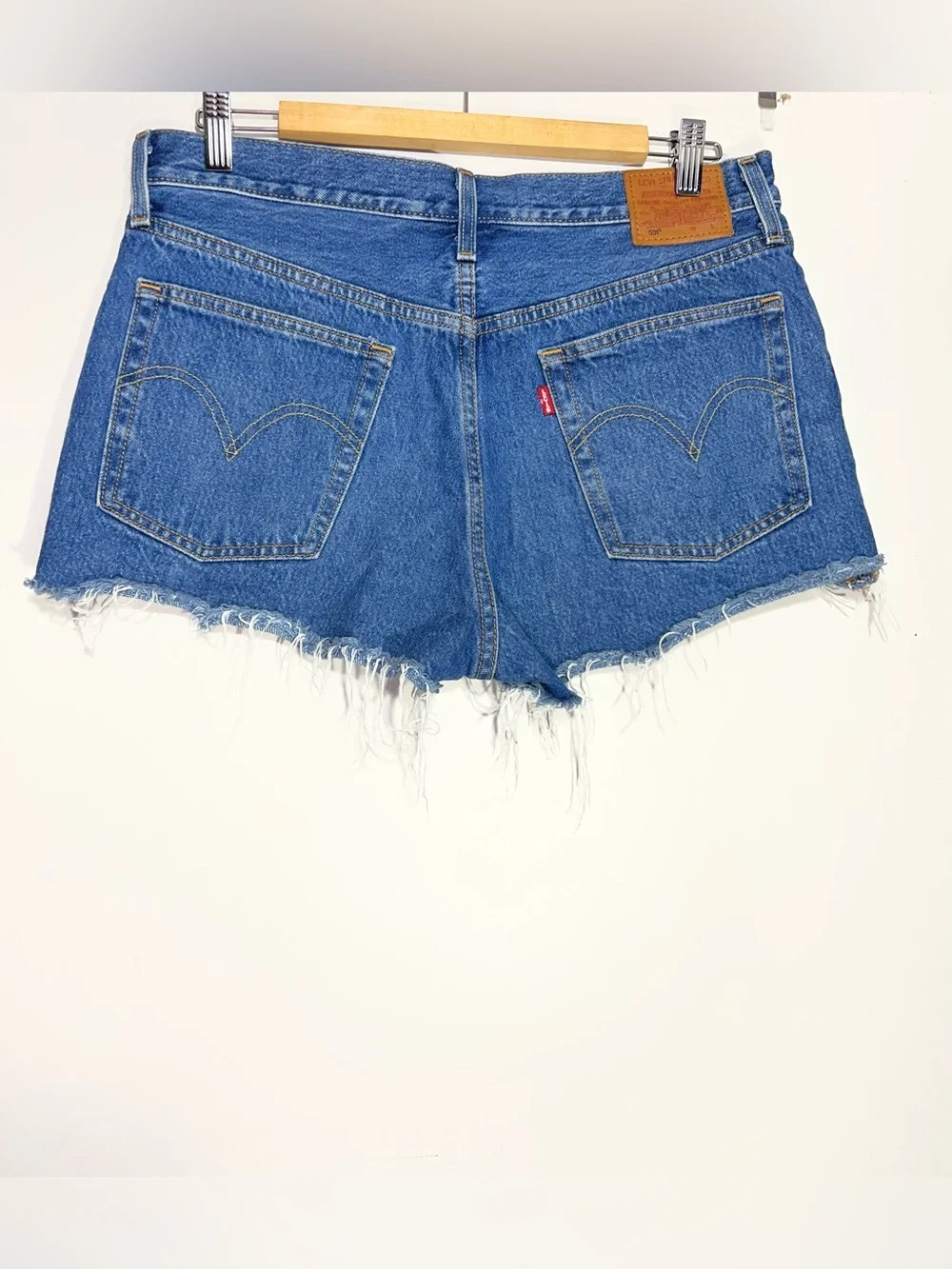 Levi's blue denim 501 Original Short in Roll Away size 30